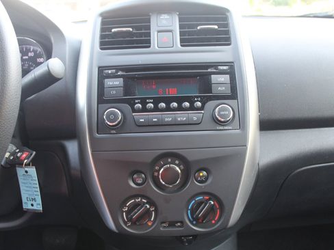 Used 2016 Nissan Versa SV image 7