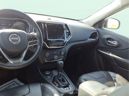 Used 2019 Jeep Cherokee Limited w/ Luxury Group image 4