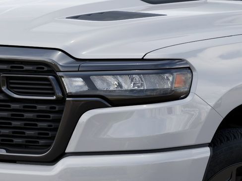 New 2026 RAM 1500 Express AWD/4WD image 38