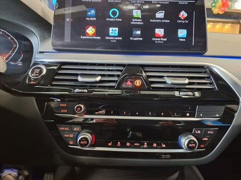 Used 2022 BMW 530i xDrive w/ Premium Package image 23