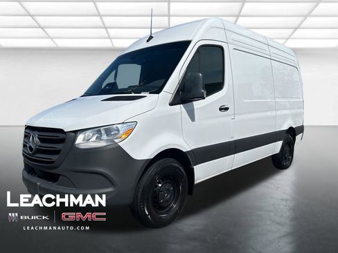 Used 2025 Mercedes-Benz Sprinter 2500 image 8