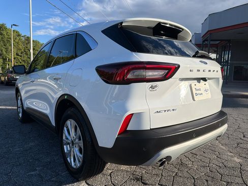 Used 2023 Ford Escape Active w/ Tech Pack #1 FWD image 5