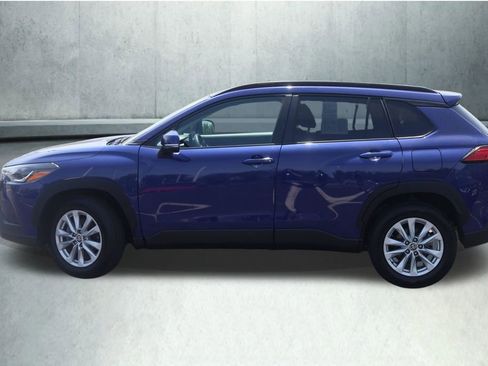 Used 2023 Toyota Corolla Cross LE AWD/4WD image 11