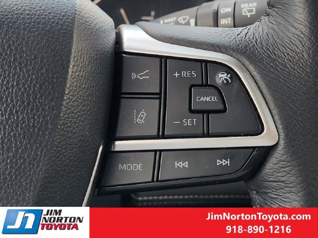 Used 2026 Toyota Sienna XLE FWD image 29