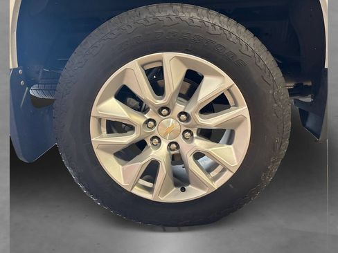 Used 2025 Chevrolet Silverado 1500 Custom AWD/4WD image 18