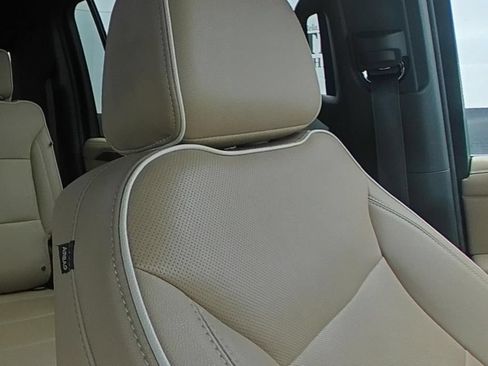 Used 2024 Chevrolet Suburban Premier RWD image 11
