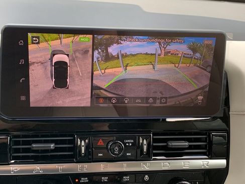 New 2026 Nissan Pathfinder SL FWD image 17