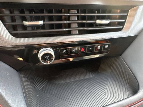 Used 2025 Ford Explorer ST-Line w/ ST-Line Street Pack AWD/4WD image 19
