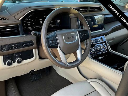 Used 2023 GMC Yukon Denali AWD/4WD image 16