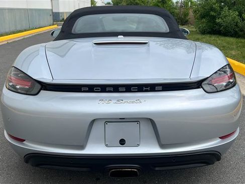 Used 2018 Porsche 718 Boxster RWD image 18
