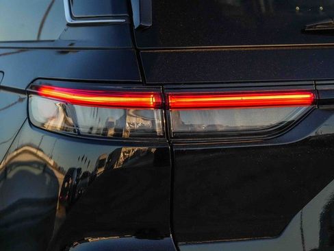 Certified 2025 Jeep Grand Cherokee Laredo X w/ Luxury Tech Group I image 10