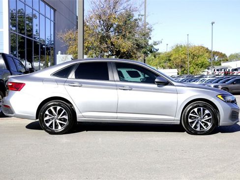 Used 2024 Volkswagen Jetta S image 4