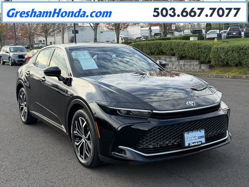 Used 2024 Toyota Crown XLE image 1