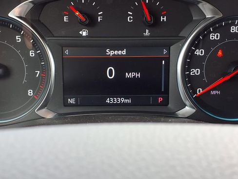 Certified 2023 Chevrolet Traverse LT FWD image 19