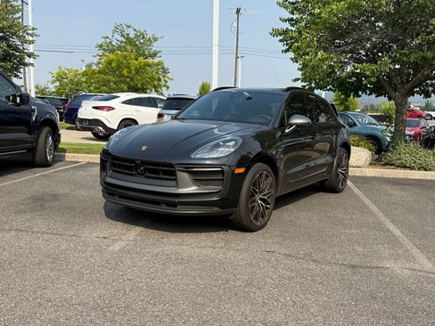 Used 2024 Porsche Macan Turbo AWD/4WD image 2