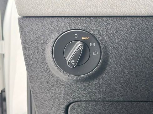 Used 2022 Volkswagen Taos SEL image 20