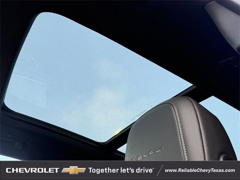 Certified 2025 GMC Acadia Denali image 29