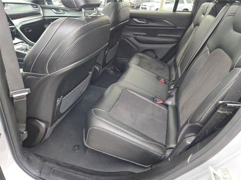 Certified 2024 Jeep Grand Cherokee Altitude image 23