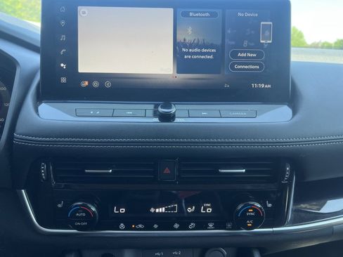 Certified 2026 Nissan Rogue SL AWD/4WD image 6
