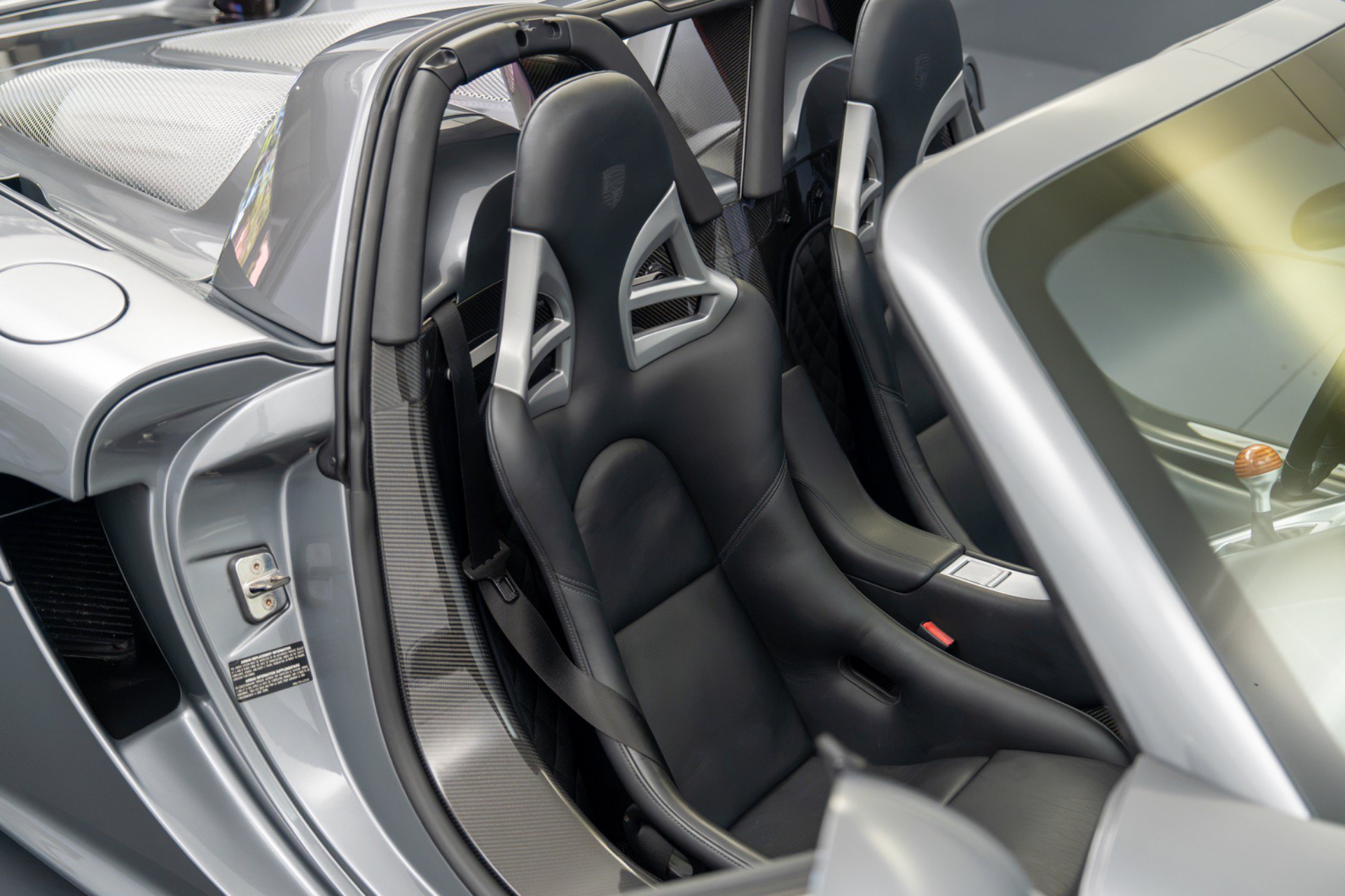Used 2004 Porsche Carrera GT RWD image 41