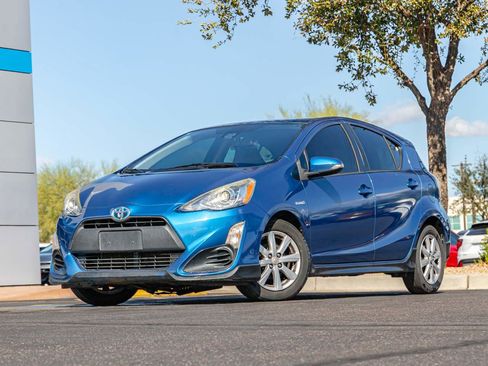 Used 2017 Toyota Prius C Three image 1