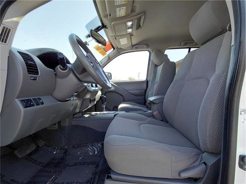 Used 2020 Nissan Frontier SV image 7