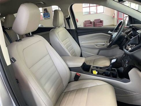 Used 2019 Ford Escape Titanium AWD/4WD image 25