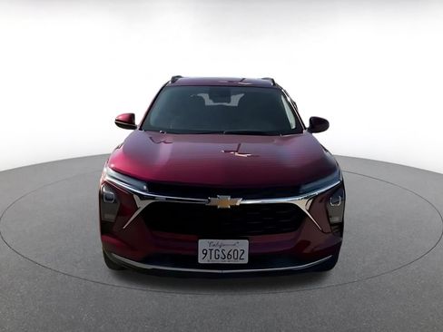 Used 2025 Chevrolet Trax LT FWD image 10