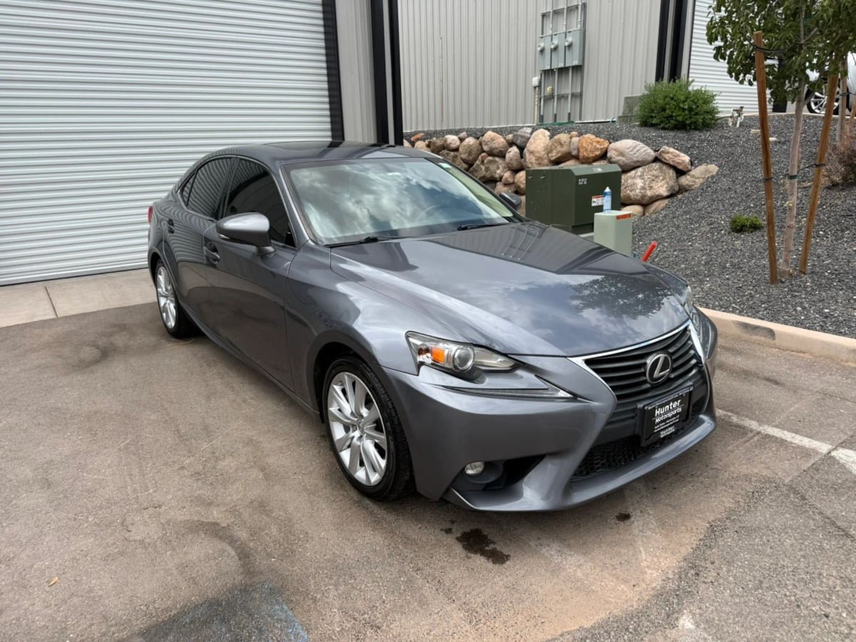 Used 2016 Lexus IS 200t RWD image 13