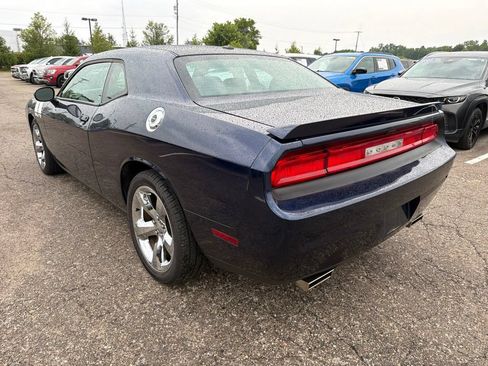 Used 2013 Dodge Challenger R/T RWD image 3