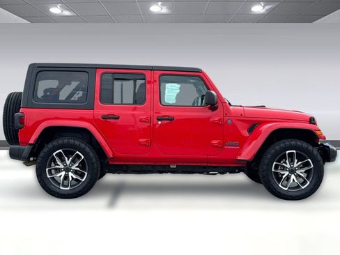 Used 2024 Jeep Wrangler Sport S image 2