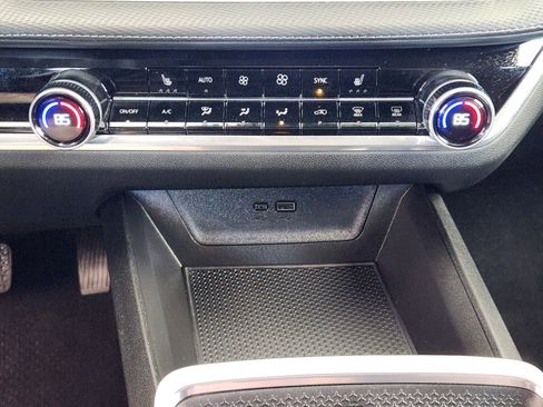 Certified 2025 Chevrolet Equinox LT w/ Convenience Package II image 20