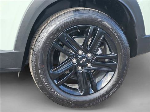 Certified 2026 Chevrolet Trax ACTIV w/ Sunroof Package FWD image 30