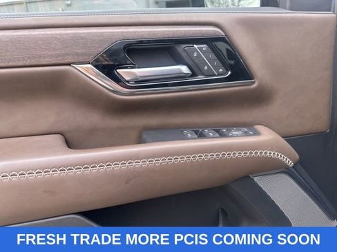 Used 2025 GMC Yukon Denali Ultimate image 40