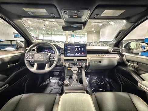 Used 2024 Toyota Tacoma Trailhunter image 41