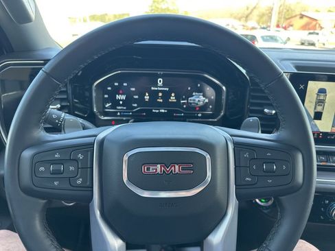 Used 2024 GMC Sierra 1500 SLT w/ SLT Premium Plus Package AWD/4WD image 17