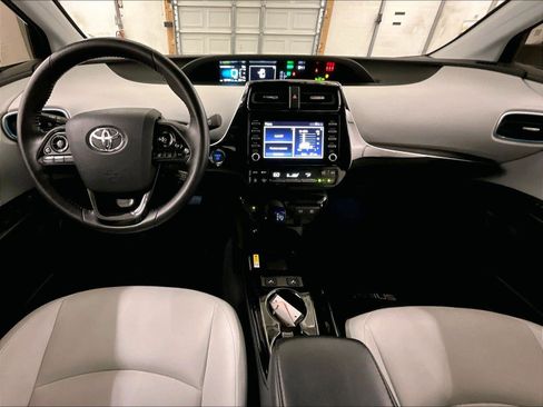 Used 2020 Toyota Prius XLE w/ Carpet Mat Package AWD/4WD image 14