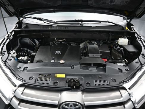 Used 2019 Toyota Highlander XLE image 66