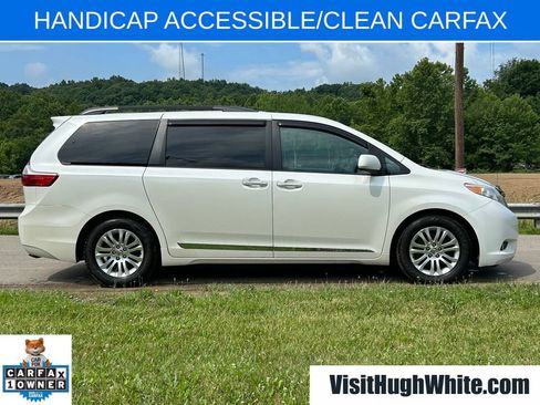 Used 2017 Toyota Sienna XLE FWD image 3