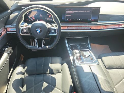 Used 2023 BMW 760i xDrive AWD/4WD image 25