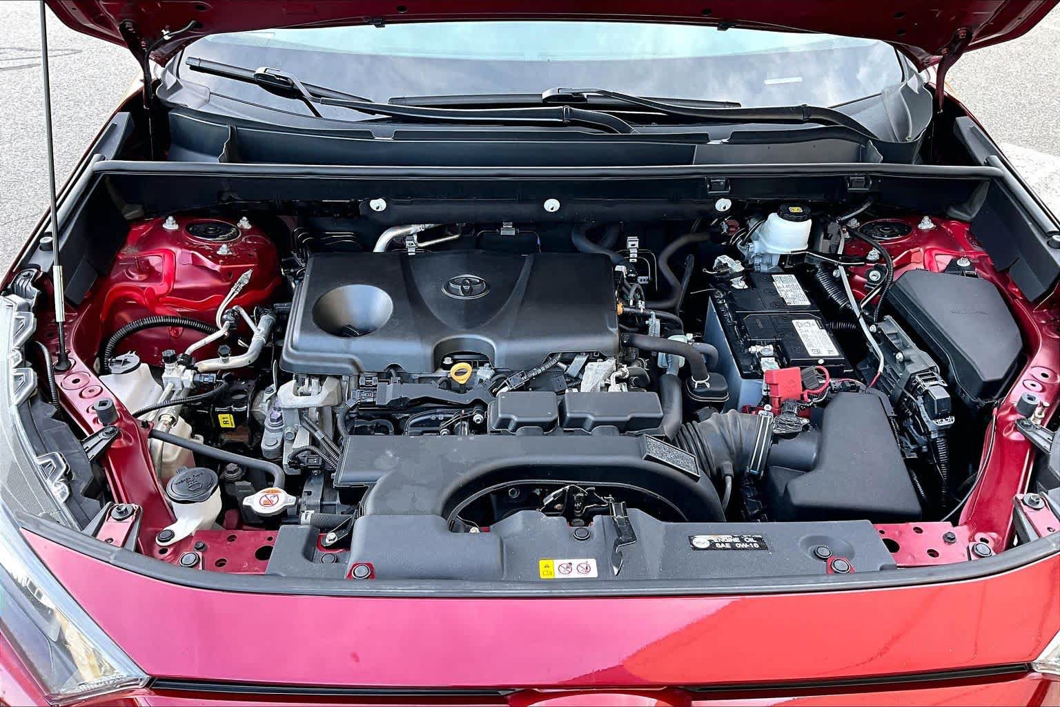 Used 2021 Toyota RAV4 LE AWD/4WD image 30