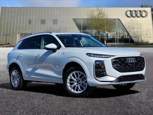 New 2026 Audi Q3 quattro 2.0T AWD/4WD image 1