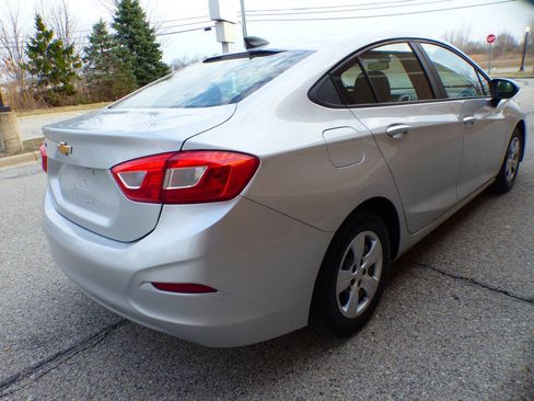 Used 2016 Chevrolet Cruze LS FWD image 11
