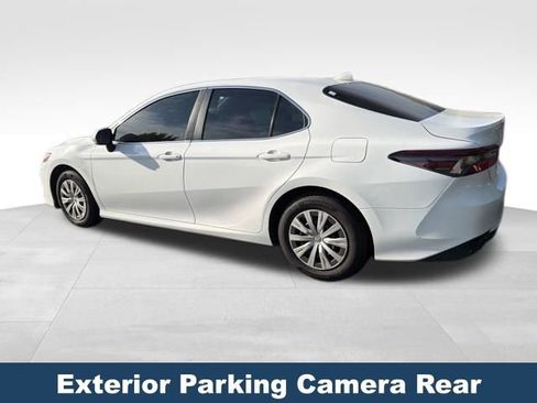 Used 2022 Toyota Camry LE image 5
