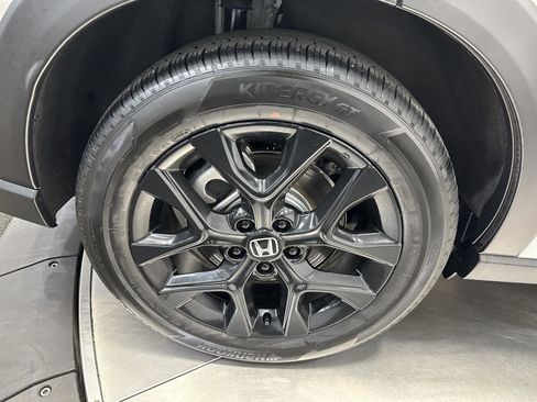 Certified 2025 Honda HR-V Sport image 11