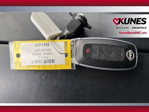 Used 2025 Nissan Rogue SV image 18