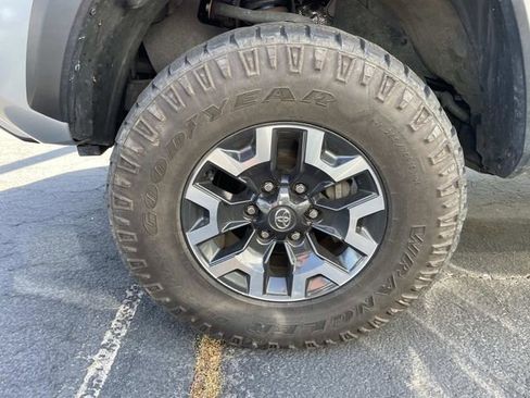 Used 2023 Toyota Tacoma TRD Off-Road AWD/4WD image 8