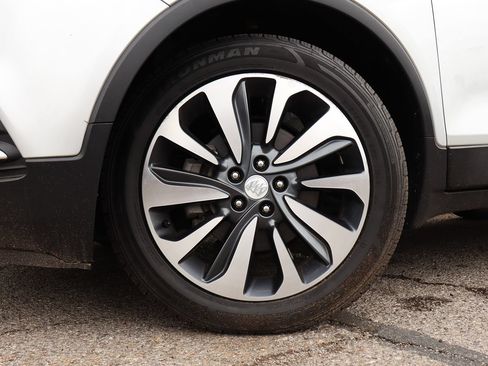 Used 2021 Buick Encore Preferred w/ Safety Package II FWD image 5