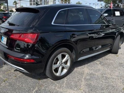 Used 2020 Audi Q5 2.0T Premium w/ Convenience Package AWD/4WD image 2