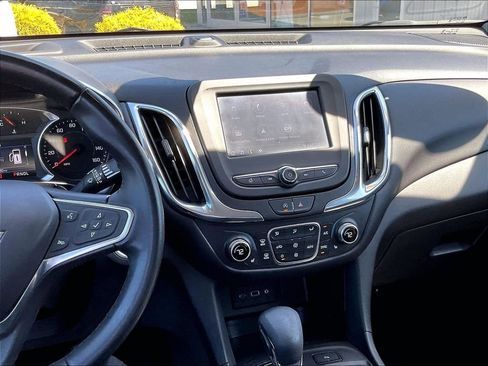 Used 2024 Chevrolet Equinox LT AWD/4WD image 16